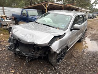 2020 Jeep Grand Cherokee Altitude 4X2 - Exterior Front Left Corner Image